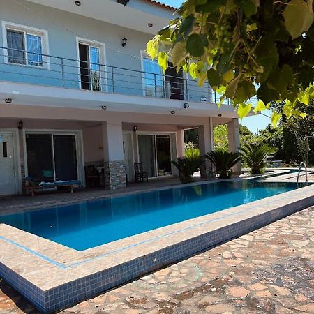 Vieri Apartments Lukove Bagian luar foto