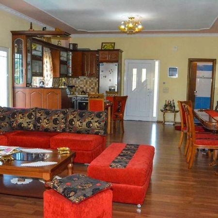 Vieri Apartments Lukove Bagian luar foto