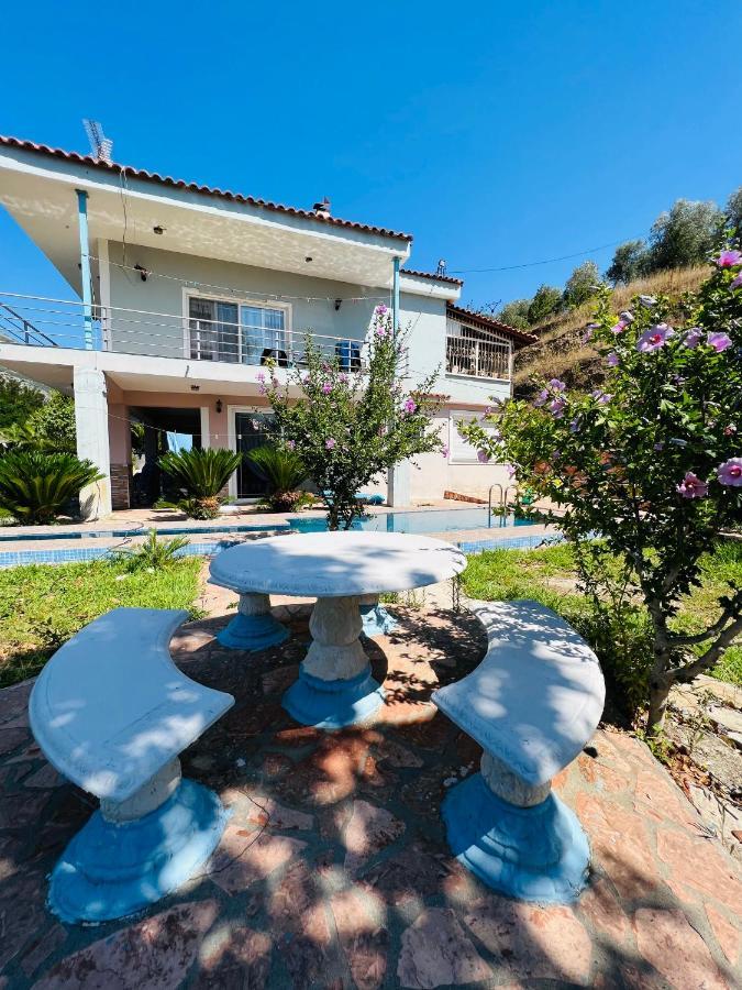 Vieri Apartments Lukove Bagian luar foto