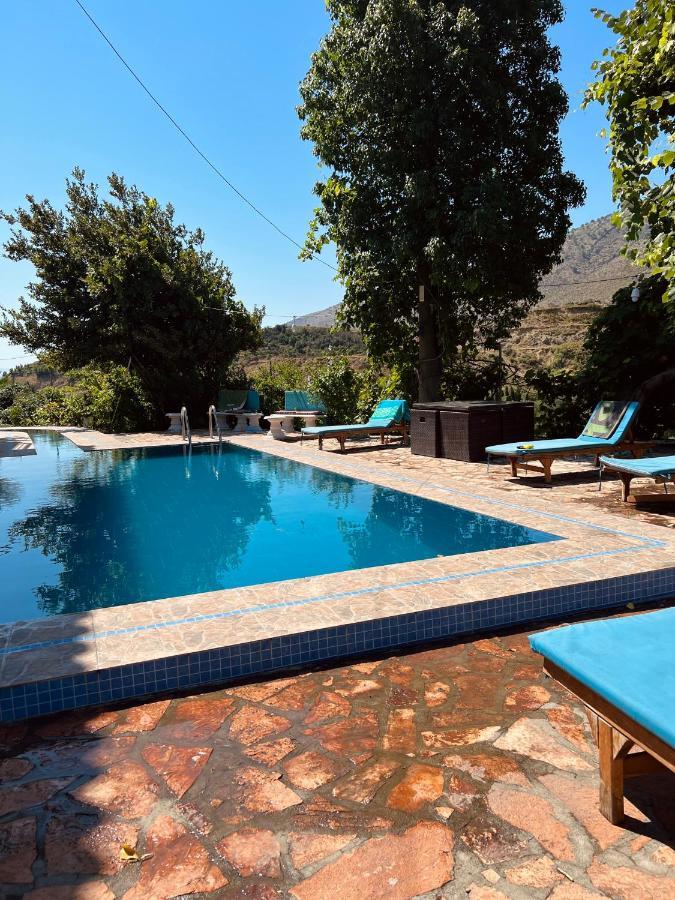 Vieri Apartments Lukove Bagian luar foto