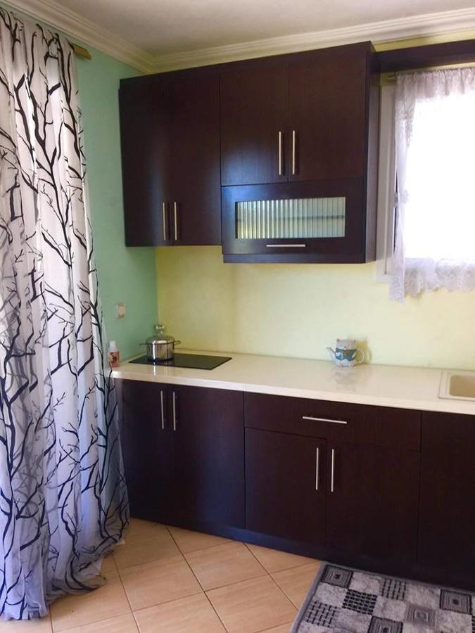 Vieri Apartments Lukove Bagian luar foto